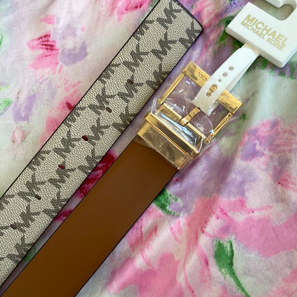 Brand New Michael Kors Genuine Leather Twist Reversible Gold Tone Buckle Belt - Picture 3 of 16